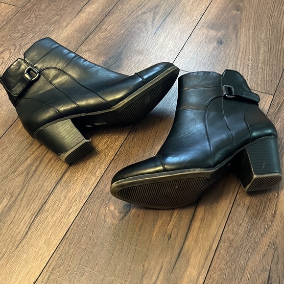 Catherine’s faux leather ankle boots - Picture 7 of 7